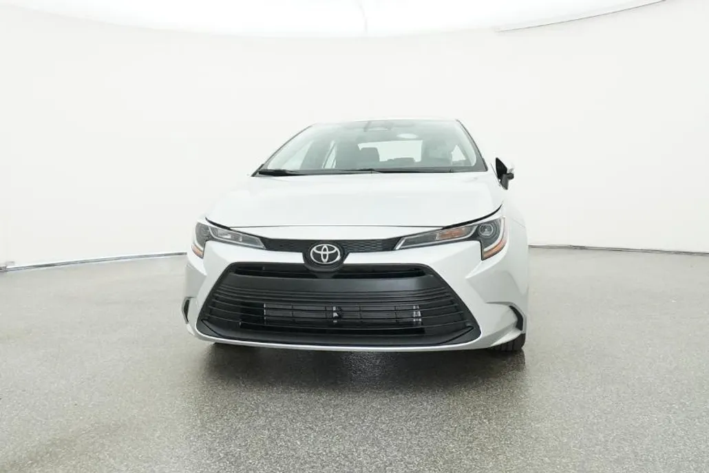 2025 Toyota Corolla LE photo 1