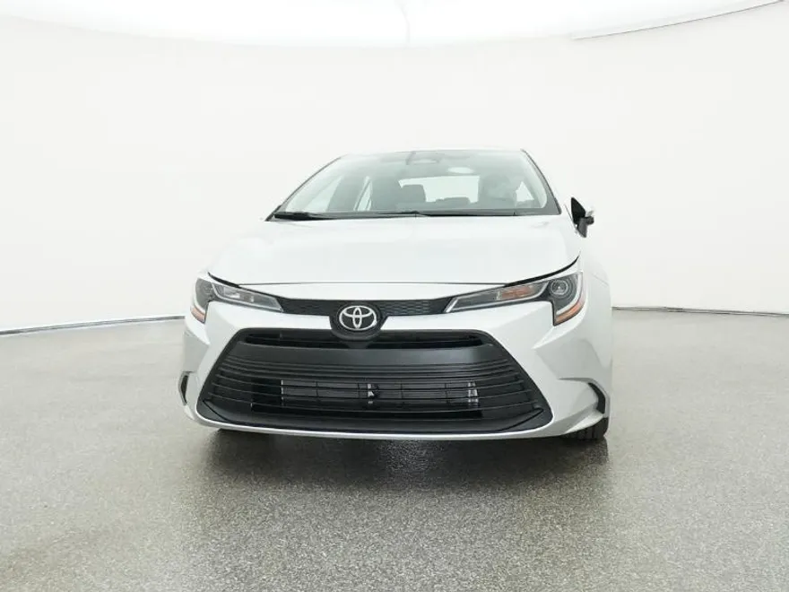 2025 Toyota Corolla LE photo 1