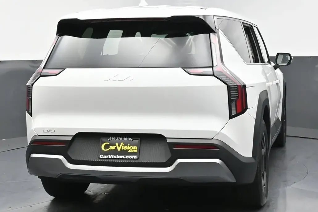 2024 Kia EV9 Light Long Range photo 1