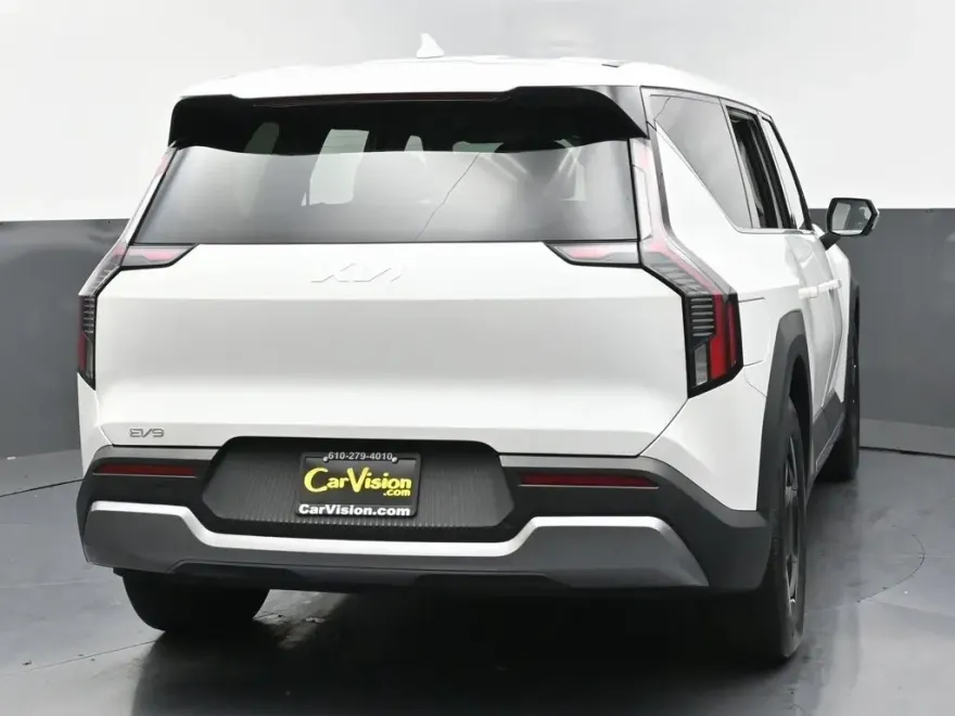 2024 Kia EV9 Light Long Range photo 1