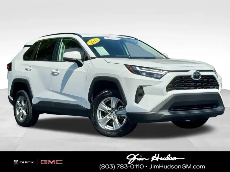2023 Toyota RAV4 XLE photo 1