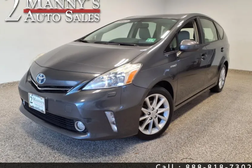 2012 Toyota Prius V Two photo 1