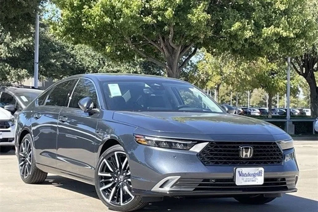 2025 Honda Accord Hybrid Touring photo 1