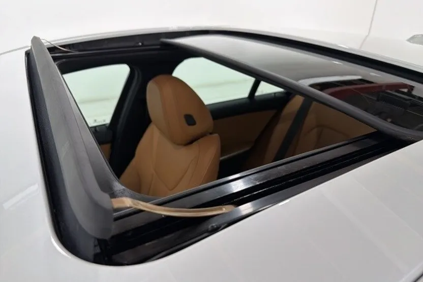 2025 Bmw 330i xDrive Sedan photo 1