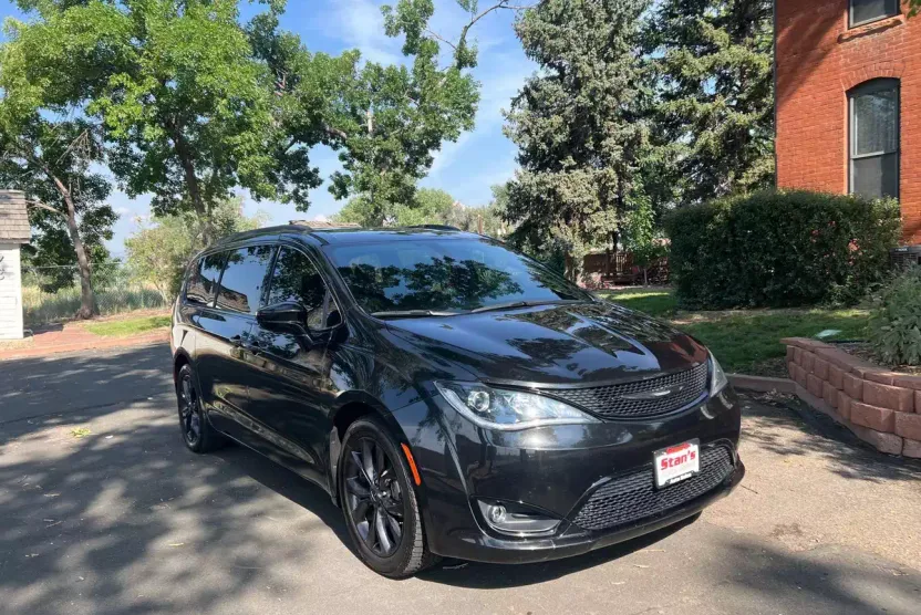 2018 Chrysler Pacifica Touring Plus photo 1