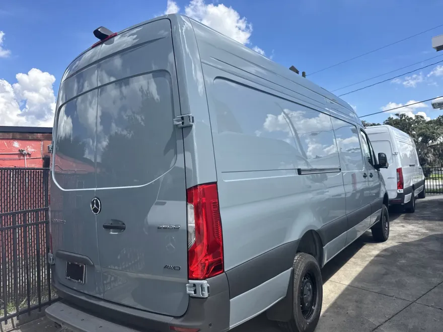 2026 Mercedes Benz Sprinter 2500 photo 2