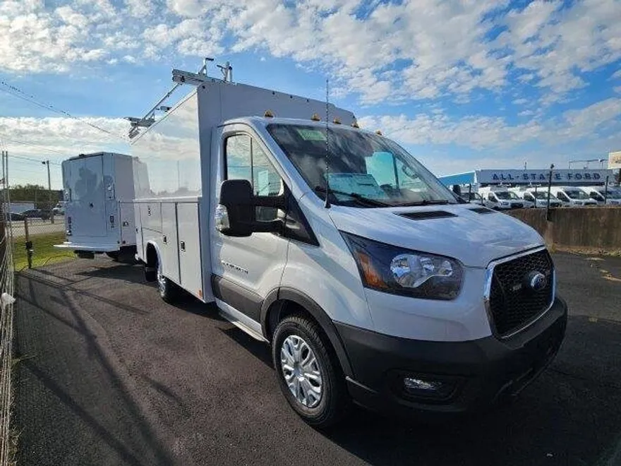 2024 Ford Transit Cutaway photo 1