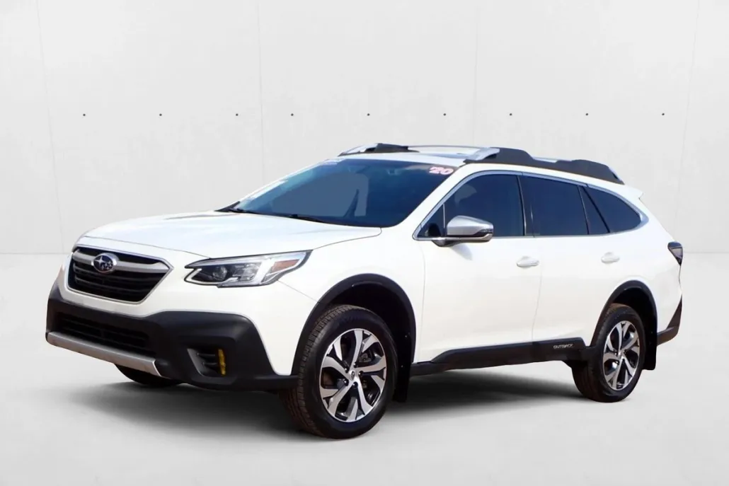 2020 Subaru Outback Touring photo 1