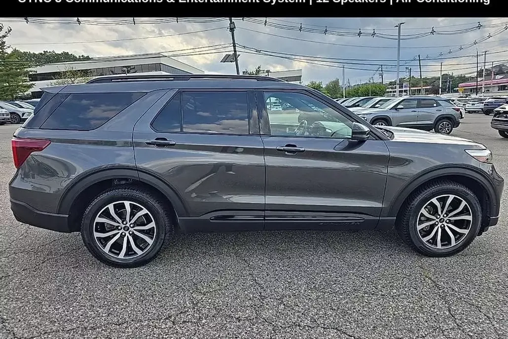 2020 Ford Explorer ST photo 1
