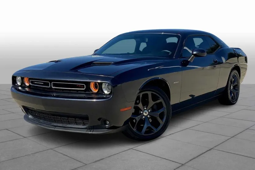 2018 Dodge Challenger R/T photo 1