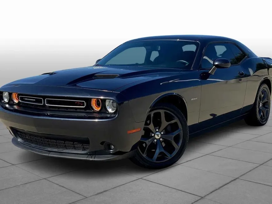2018 Dodge Challenger R/T photo 1