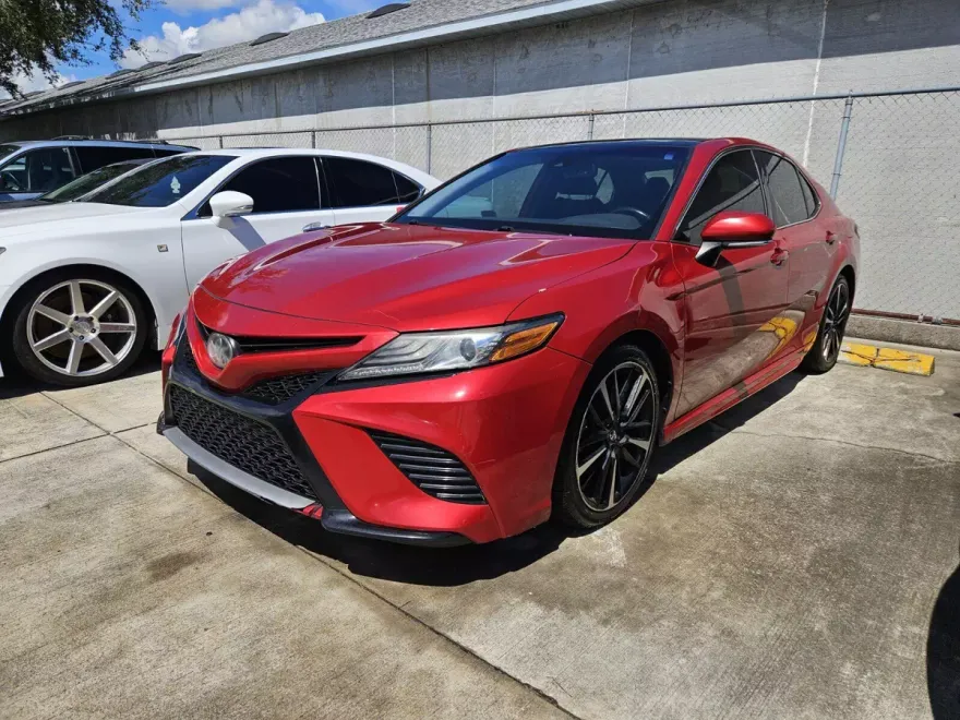 2019 Toyota Camry XSE photo 1