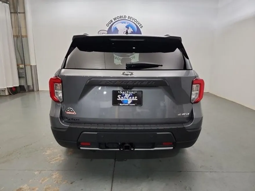 2024 Ford Explorer Timberline photo 1