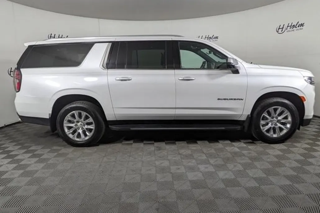 2021 Chevrolet Suburban Premier photo 1