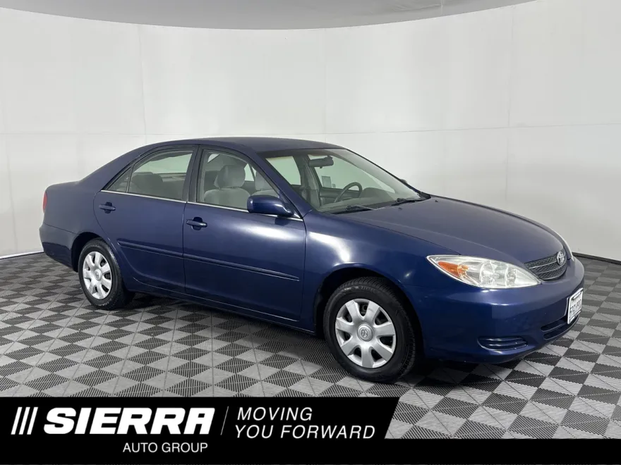 2004 Toyota Camry LE photo 1