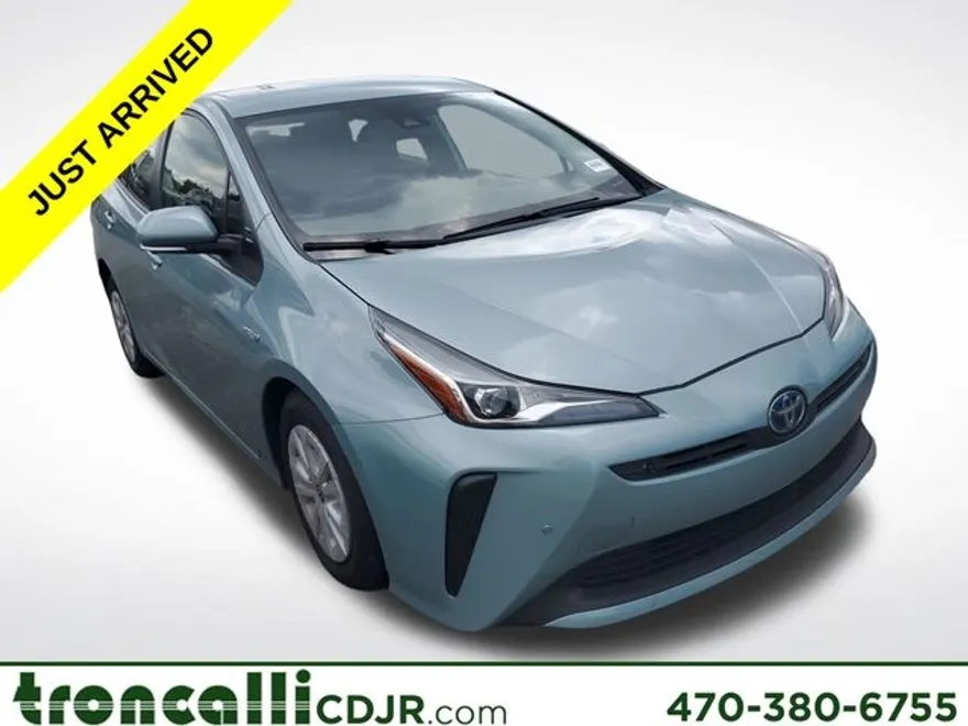 2022 Toyota Prius LE photo 1