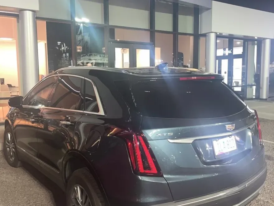 2021 Cadillac XT5 Premium Luxury photo 1