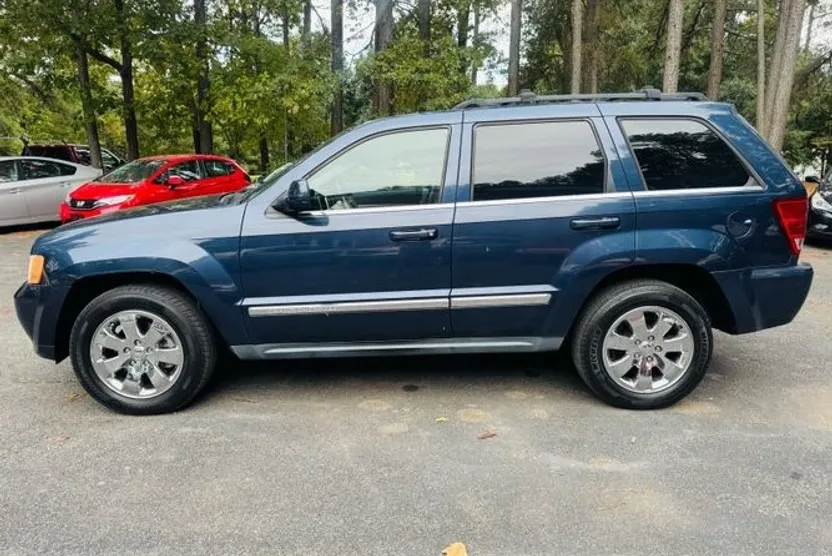 2012 Ram 1500 SLT photo 1