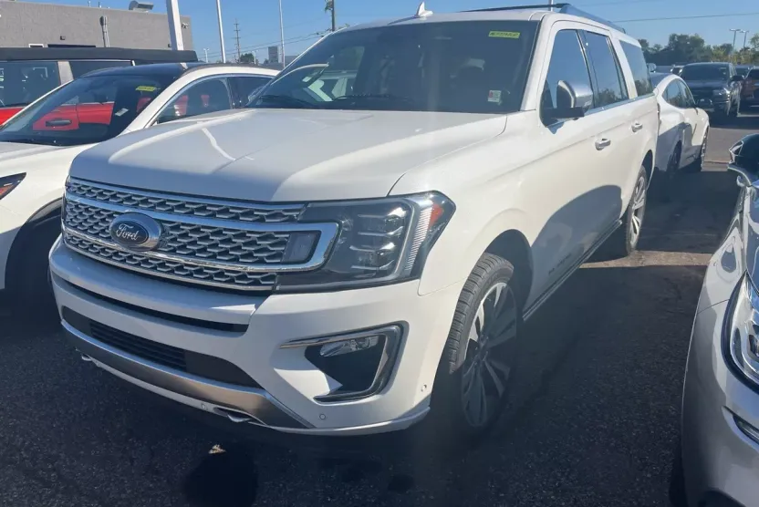 2021 Ford Expedition MAX Platinum photo 1