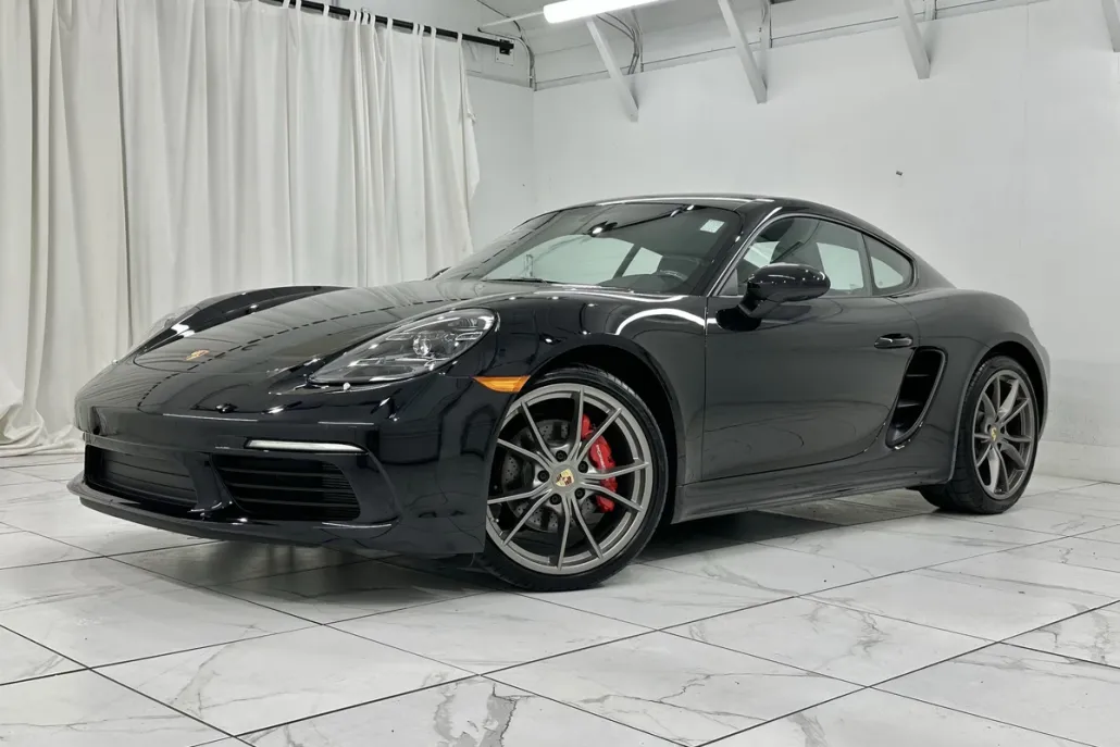 2024 Porsche Cayman S photo 1