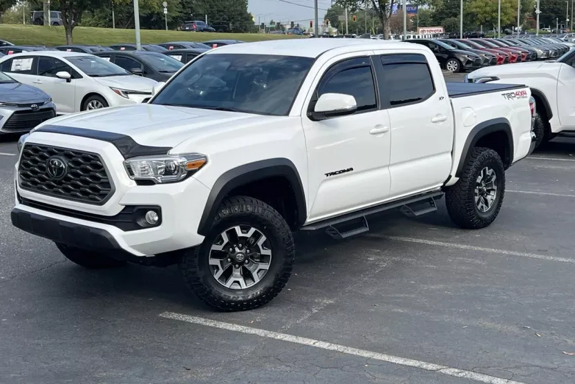 2023 Toyota Tacoma TRD V6 photo 1