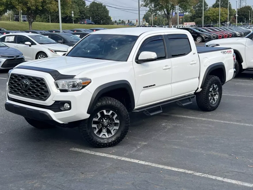 2023 Toyota Tacoma TRD V6 photo 1