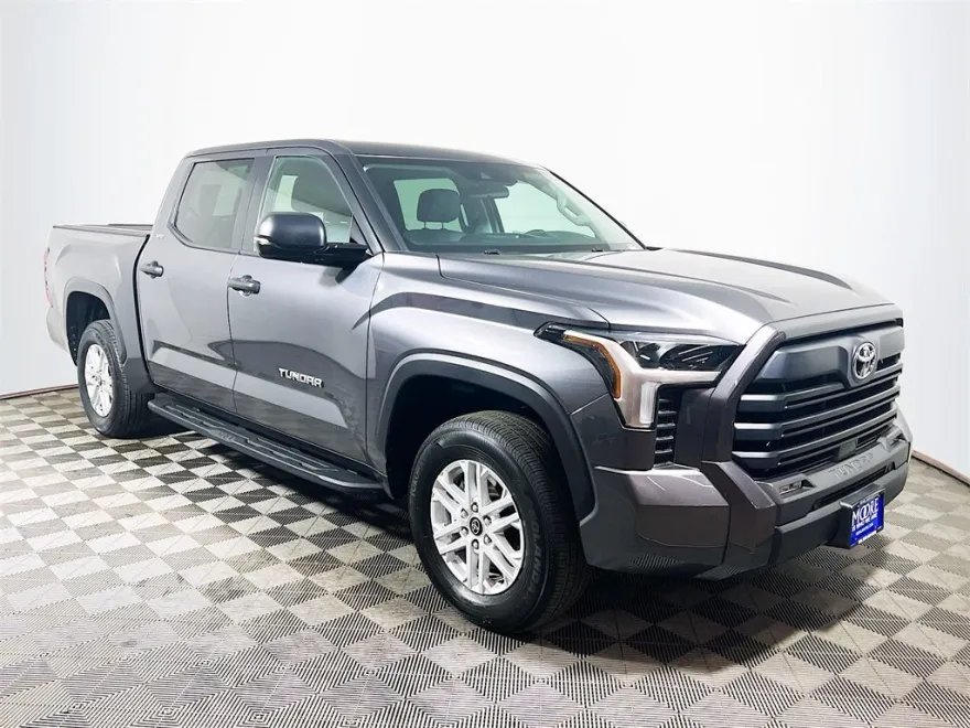 2024 Toyota Tundra SR5 photo 1
