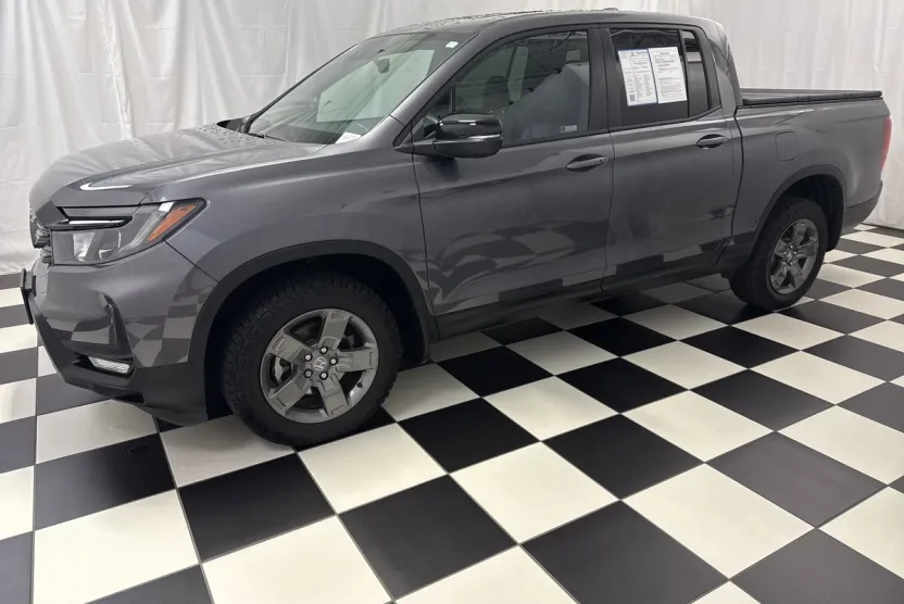 2024 Honda Ridgeline TrailSport photo 1