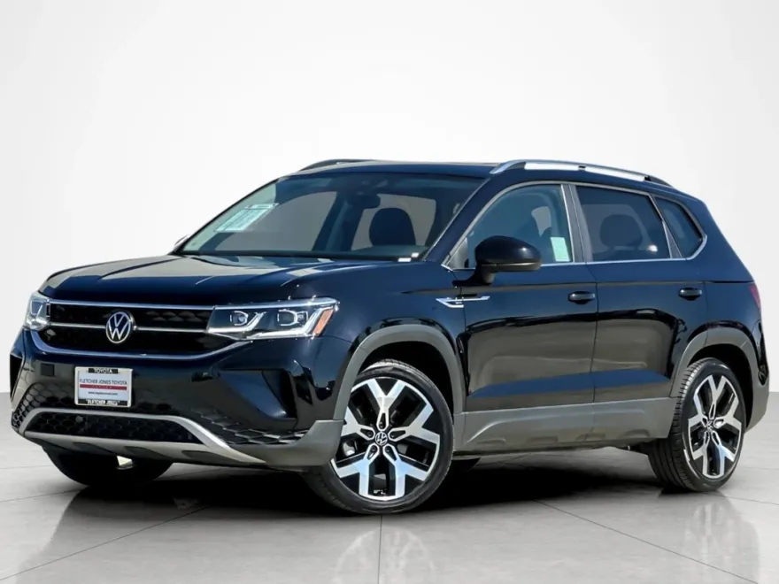 2022 Volkswagen Taos SEL photo 1