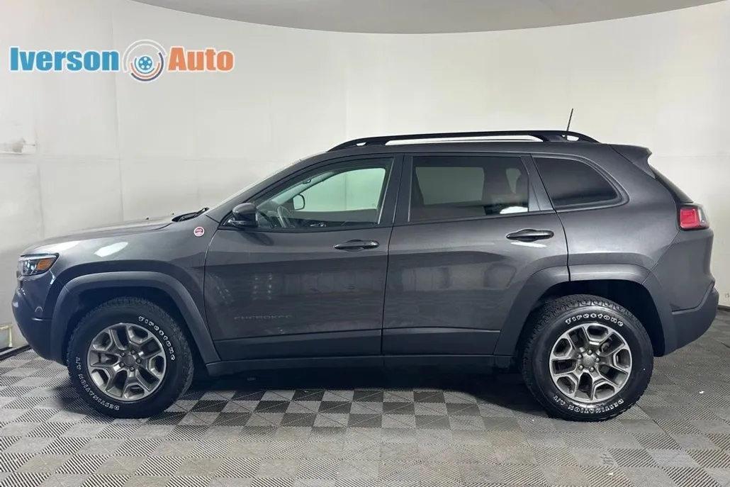 2022 Jeep Cherokee Trailhawk photo 1