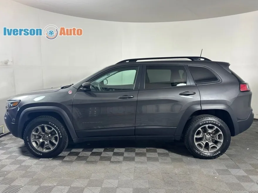 2022 Jeep Cherokee Trailhawk photo 1