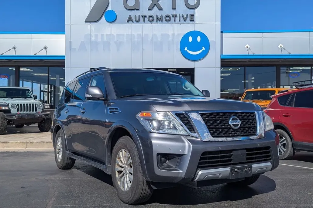 2017 Nissan Armada SV photo 1