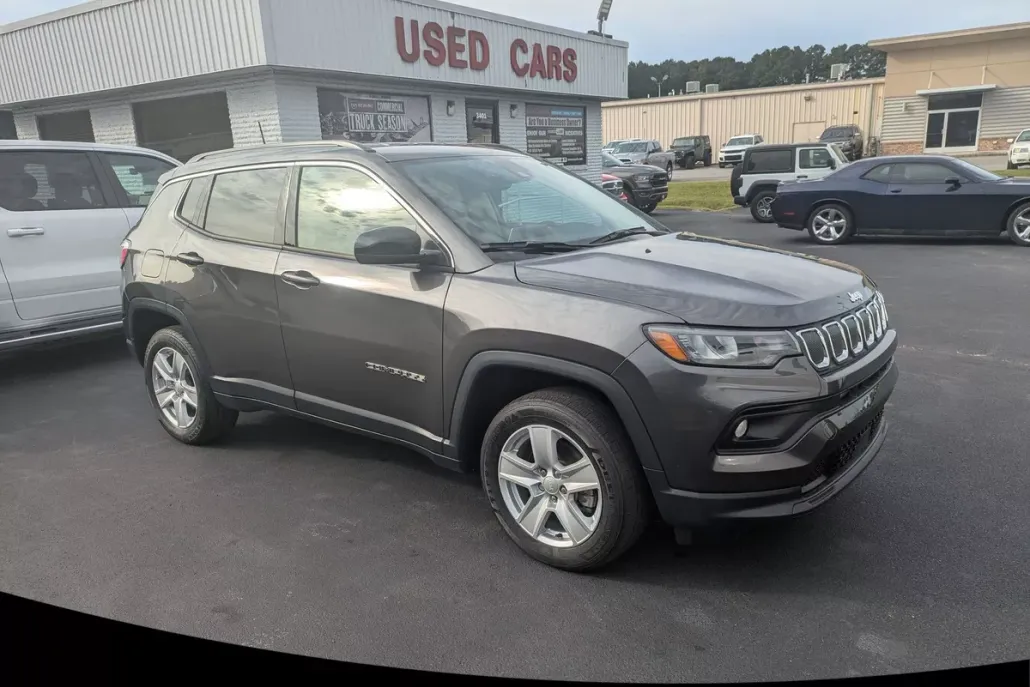 2022 Jeep Compass Latitude photo 1