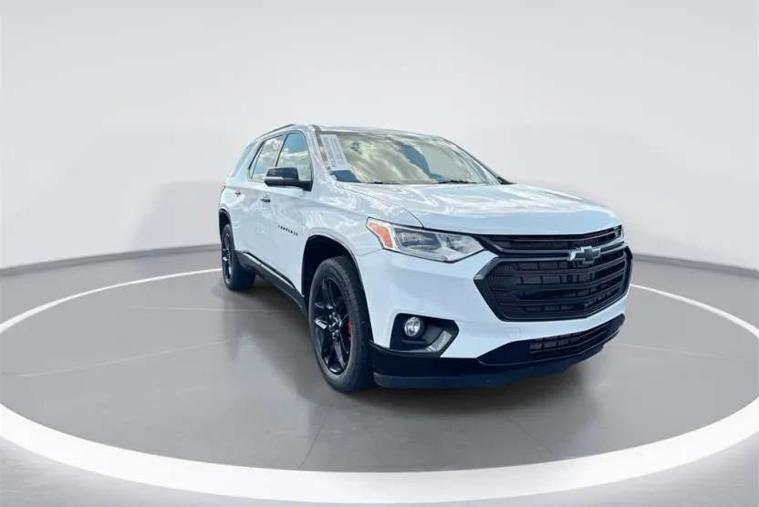 2021 Chevrolet Traverse Premier photo 1