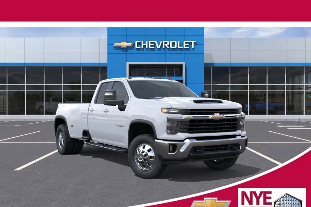 2025 Chevrolet Silverado 3500HD LT photo 1