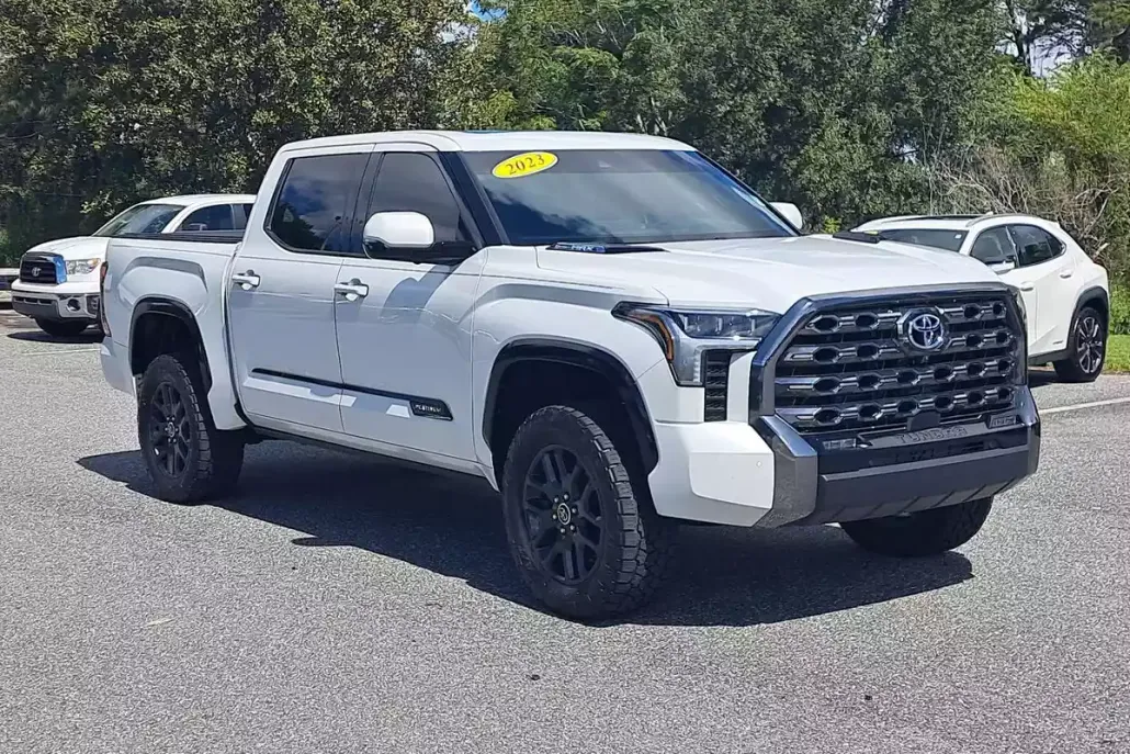 2023 Toyota Tundra Platinum photo 1