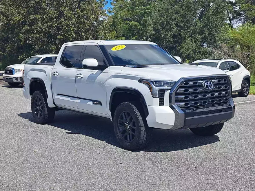 2023 Toyota Tundra Platinum photo 1