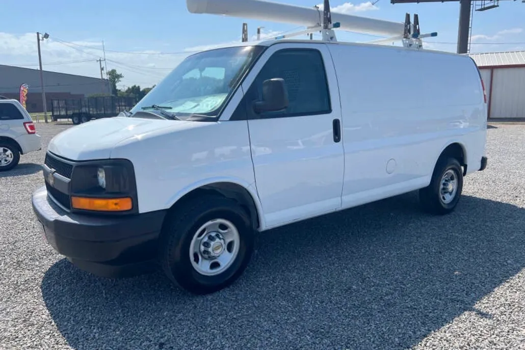 2017 Chevrolet Express 2500 Cargo Van photo 1