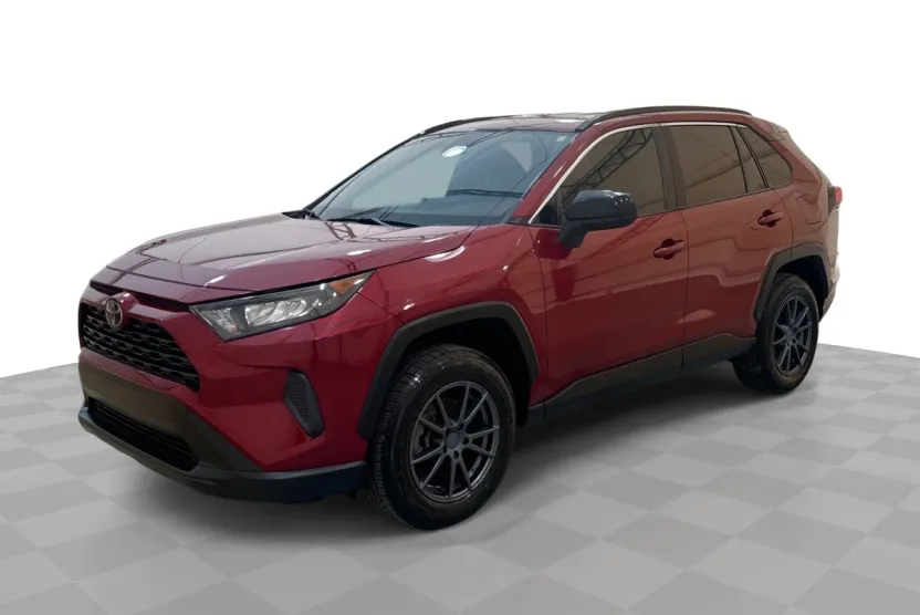 2021 Toyota RAV4 LE photo 1