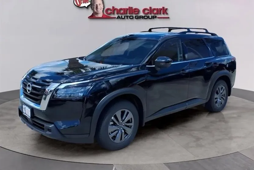 2025 Nissan Pathfinder SV photo 1