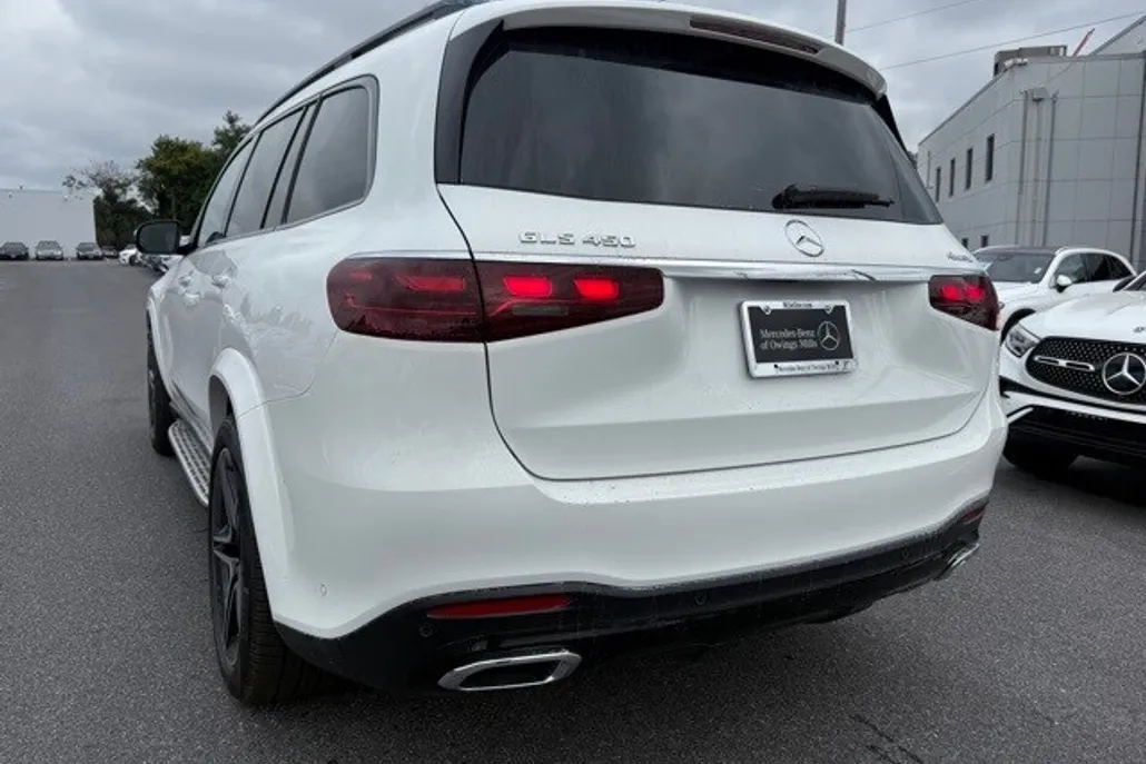 2026 Mercedes Benz GLS 450 4MATIC photo 1