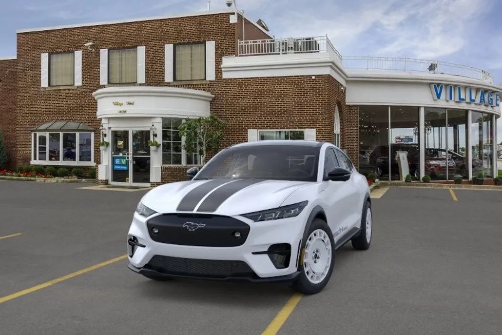 2025 Ford Mustang Mach-E GT photo 1