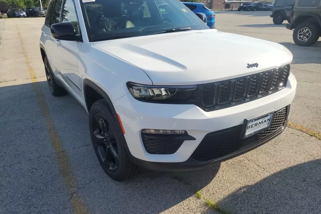 2025 Jeep Grand Cherokee Limited photo 1