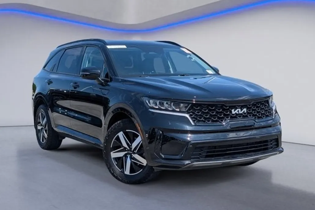 2023 Kia Sorento S photo 1