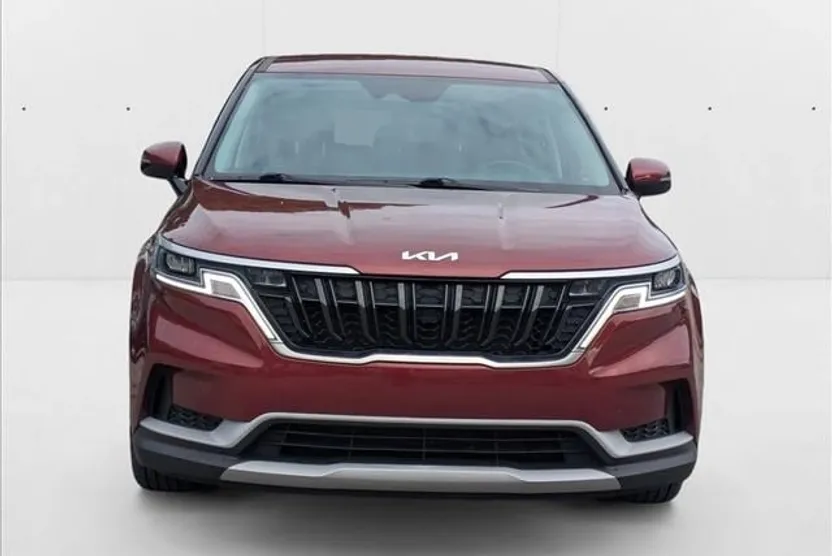 2023 Kia Carnival LX photo 1