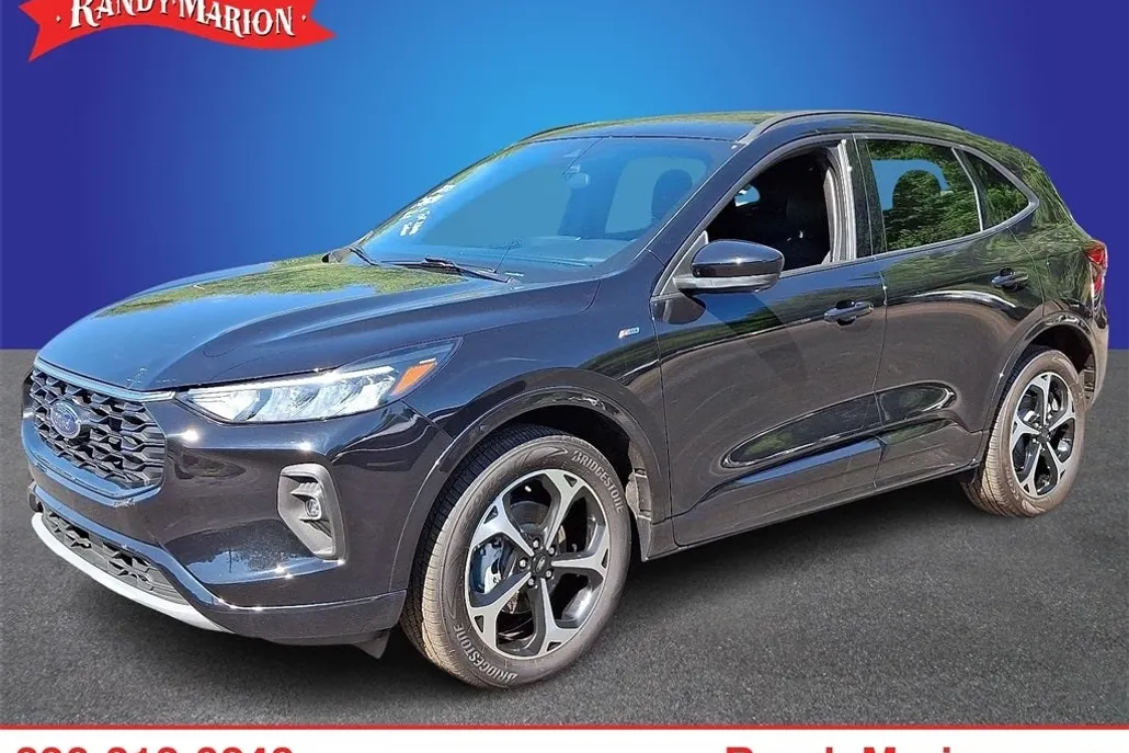 2023 Ford Escape ST-Line Select photo 1