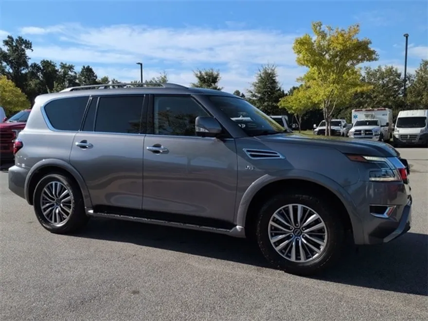 2022 Nissan Armada SL photo 1