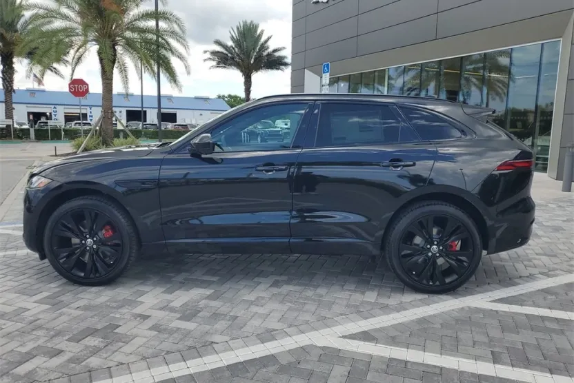 2026 Jaguar F-PACE P400 R-Dynamic S photo 1