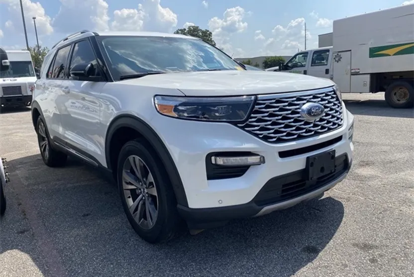 2020 Ford Explorer Platinum photo 1