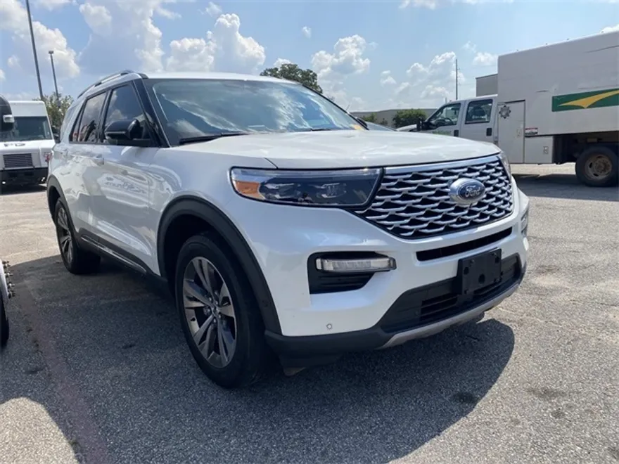 2020 Ford Explorer Platinum photo 1